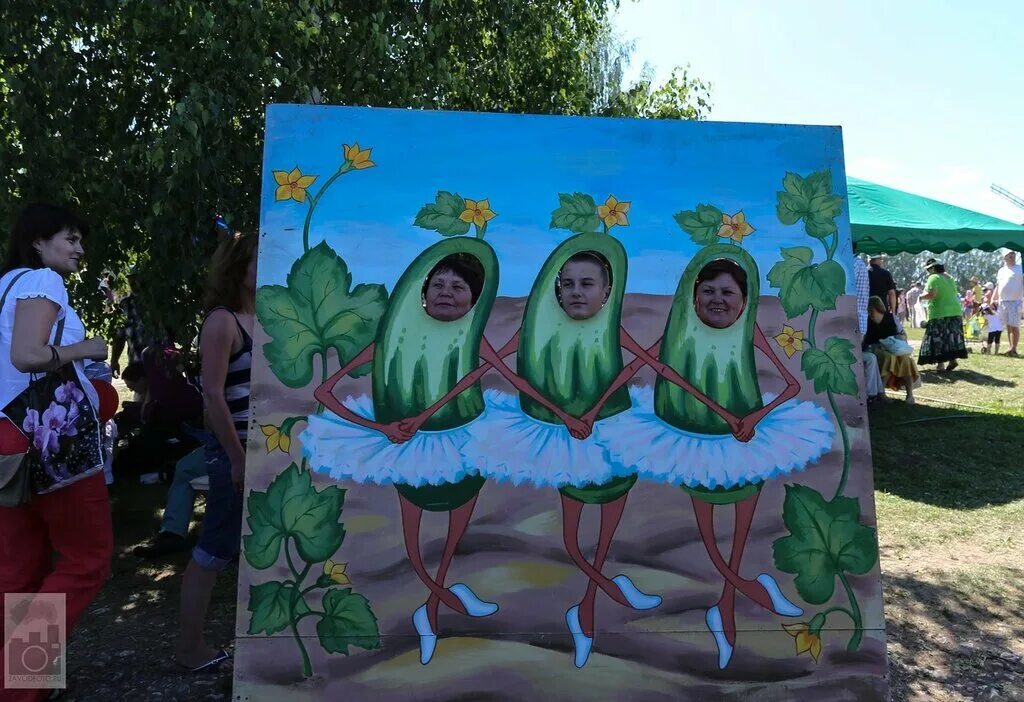 Тантамарески в саду. Фестиваль огурца в Суздале. Праздник огурца в Суздале 2023. Праздник огурца в Суздале. Тантамареска для детей.