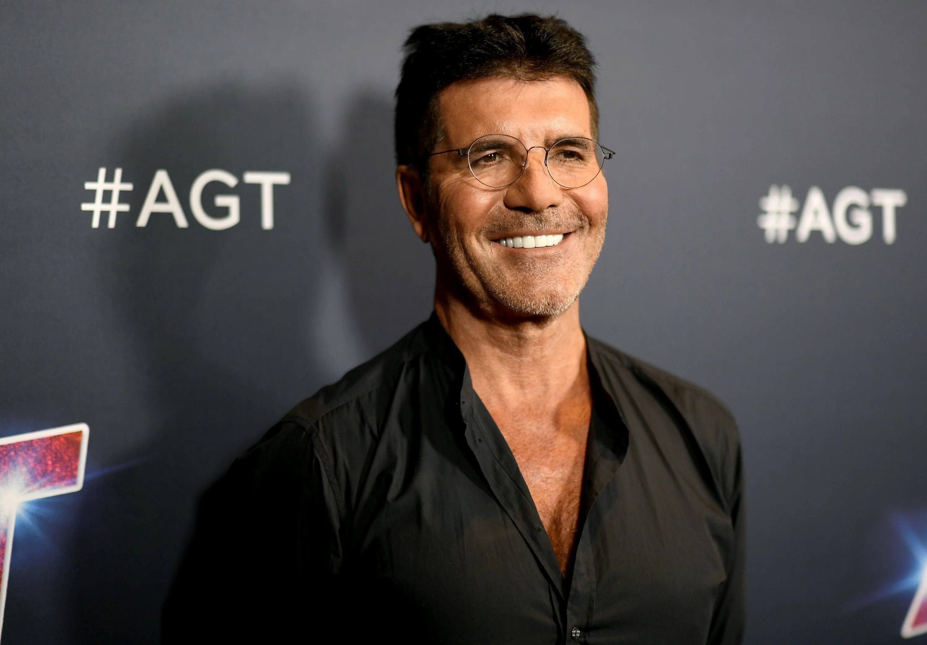 Simon cowell. Simon Cowell 2021. Саймон Коуэлл 2022. Продюсер Саймон Коуэлл.