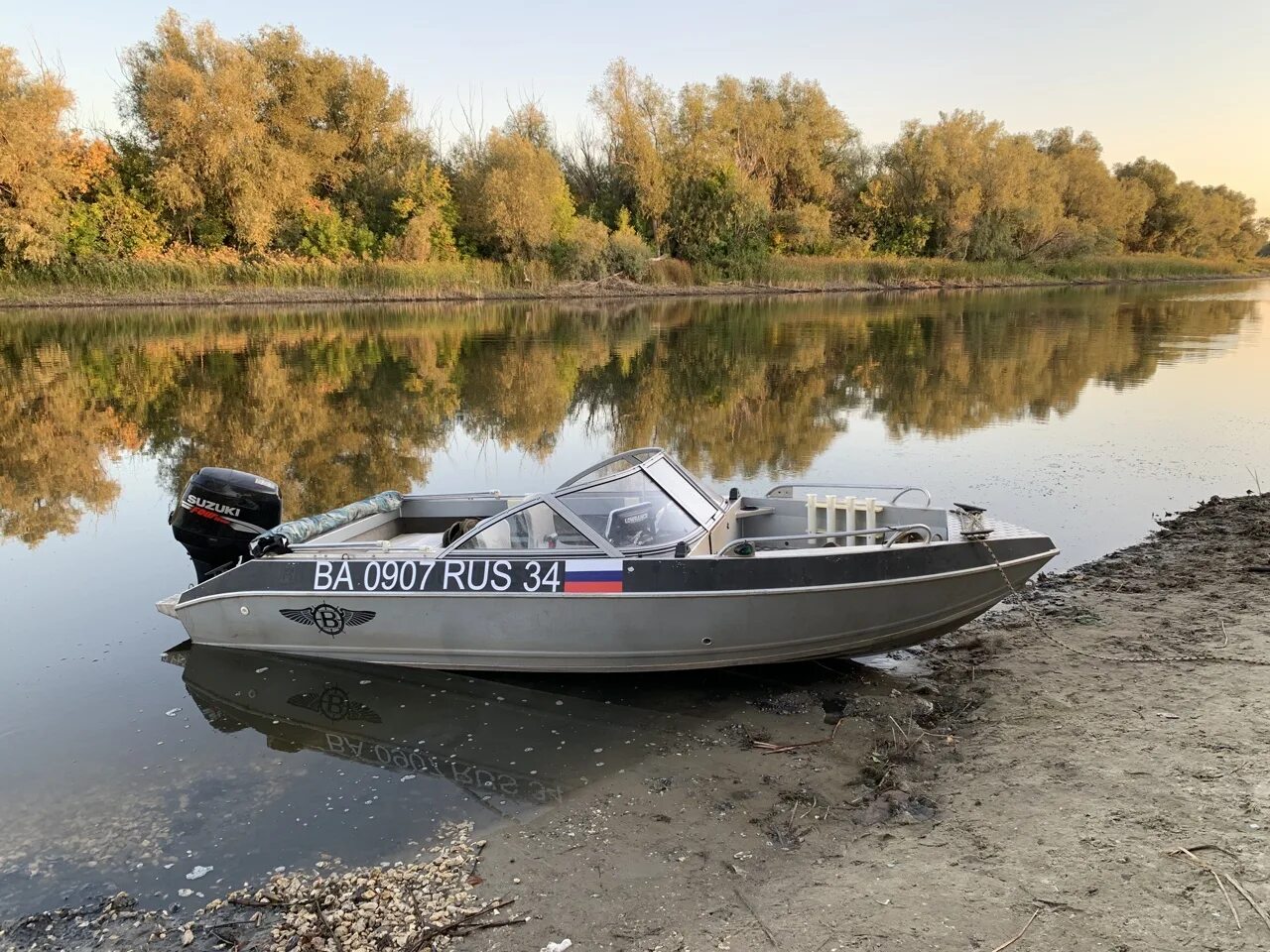 Купить волжанку с мотором. Лодка Волжанка 47. Волжанка 47 Фиш. Лодка Волжанка 47 Fish. Лодка моторная Волжанка 50 Фиш.