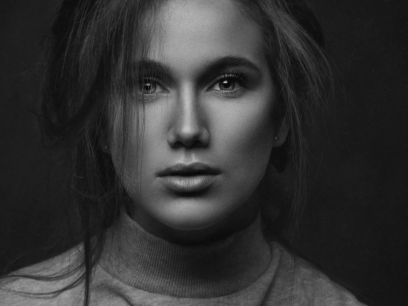 Белый портрет. Мелани Фокс фотопортрет. Черно-белый портрет девушки. Портрет девушки чб. Фотопортрет черно белый.