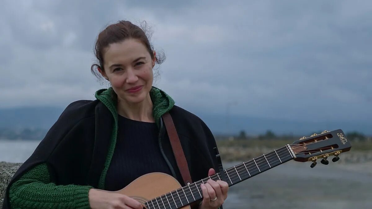 Lisa hannigan toxic jeff russo. Lisa hannigan - the song. Lisa hannigan картины. Стар сессион лиза. Лиза ханниган поет.