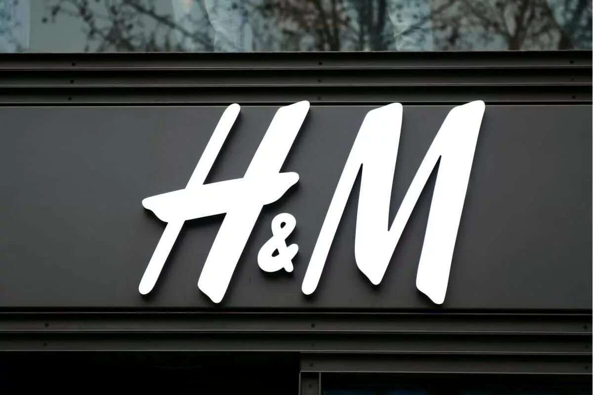 H M вывеска. Фирма HM. Бренд h m. H&M картинки. Нм м в н м