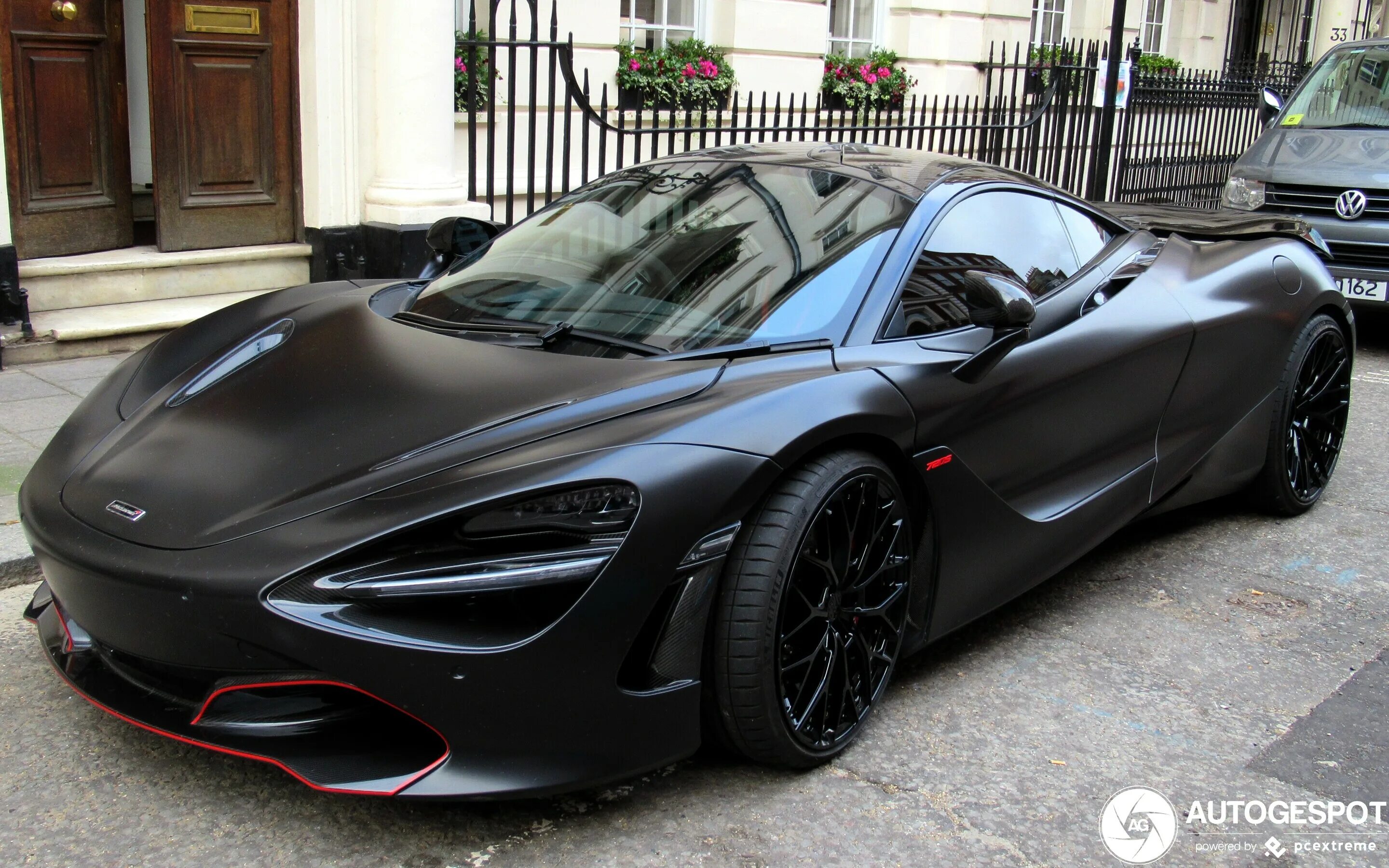 Макларен 720s цена. Макларен 720s. MCLAREN 720s Black. Макларен 720. MCLAREN 720s чёрный матовый.