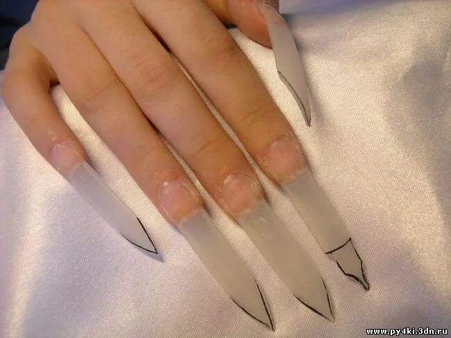 Наращивание 9. Школьные ногти нарощенные. Ногти для школы нарощенные. Ногти в школу наращивание. Школьные наращенные ногти.