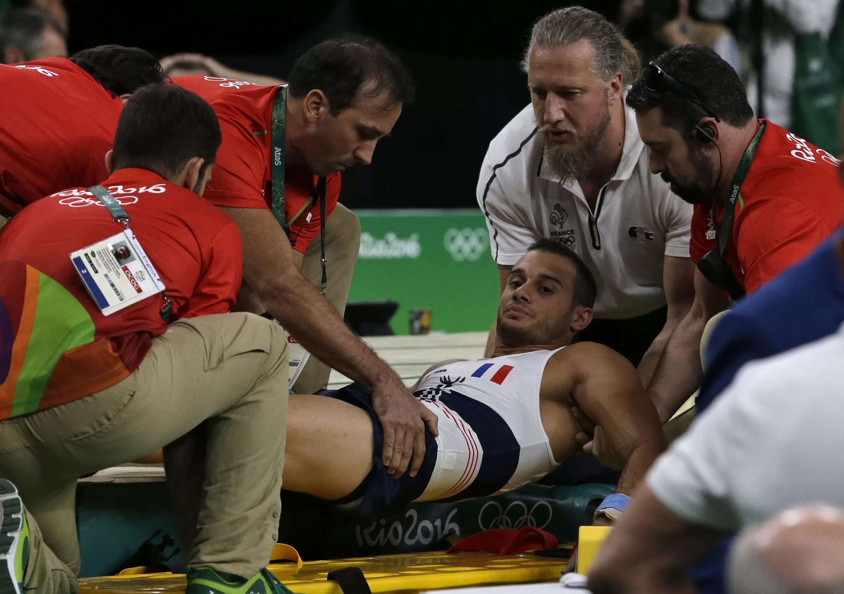 Травмы спортсменов. Самир АИТ Саид. Французский гимнаст сломал ногу на Олимпиаде 2016 в Рио. Самир АИТ Саид перелом. Гимнаст сломал ногу на Олимпиаде в Рио.