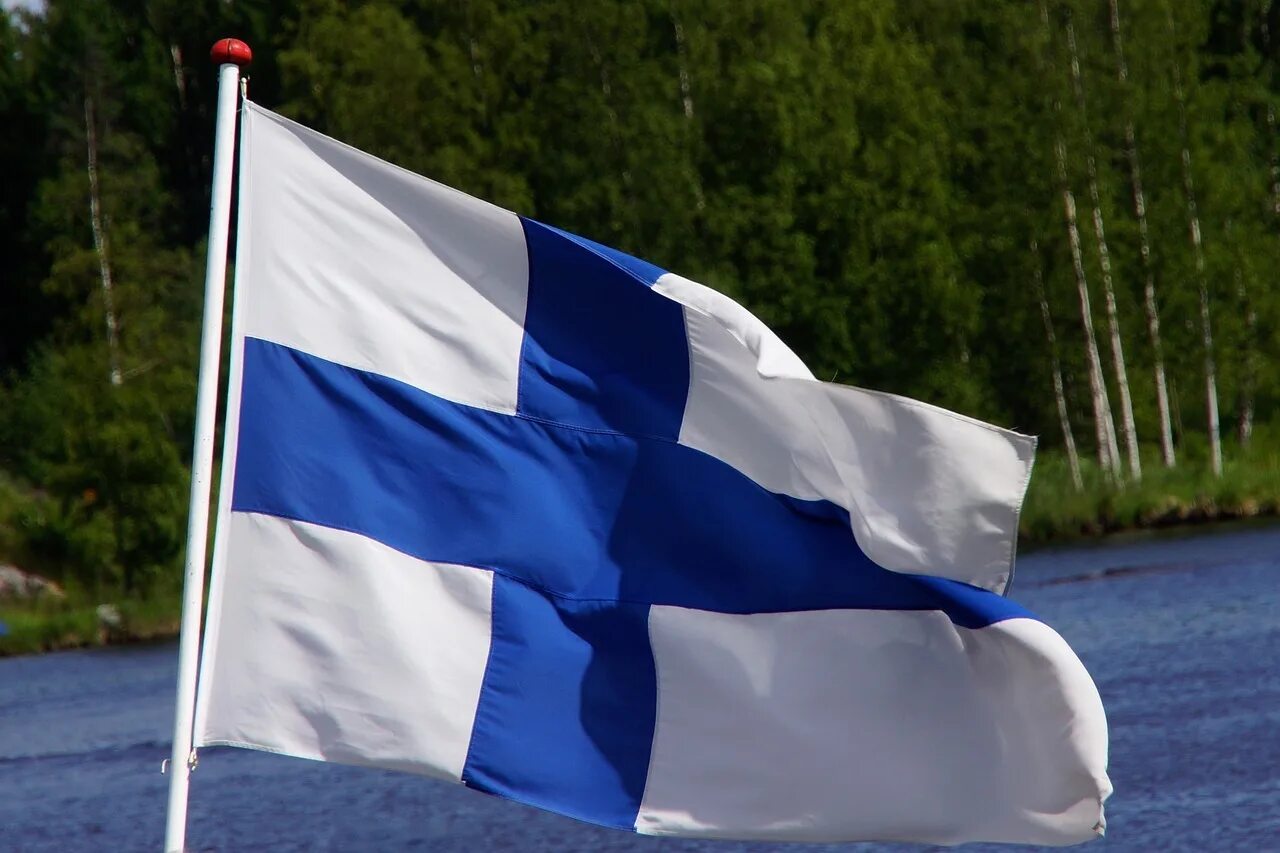 Безопасность финляндии. Флаг Финляндия. Флаг Финляндии 2022. Флаг Финляндии 1939. Финляндская Республика флаг.