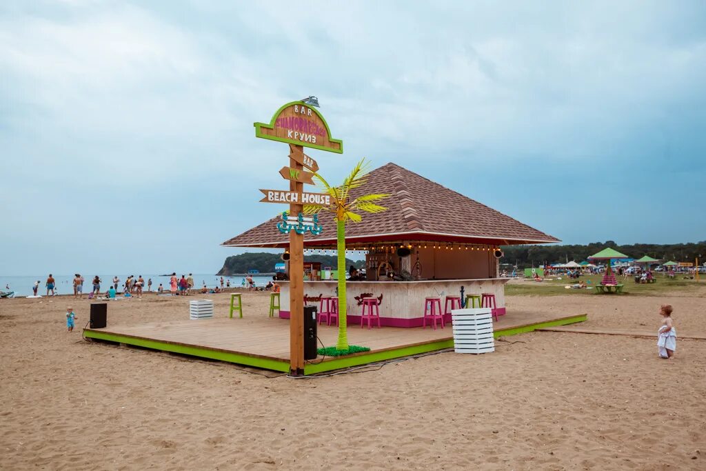 Пляжа шамора(бухта лазурная). Бухта лазурная шамора. Пляж шамора владивосток. Центр пляж шамора. Бухта лазурная шамора.