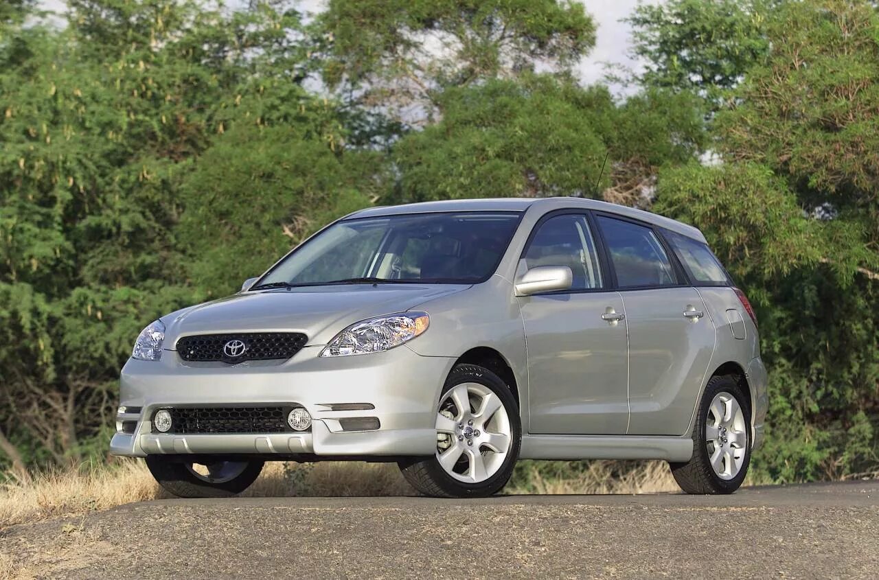 Тойота матрикс 2004. Тойота матрикс 2004 года. Королла матрикс 2004. Тойота матрикс 2004. 2005 toyota matrix · sport wagon 4d.