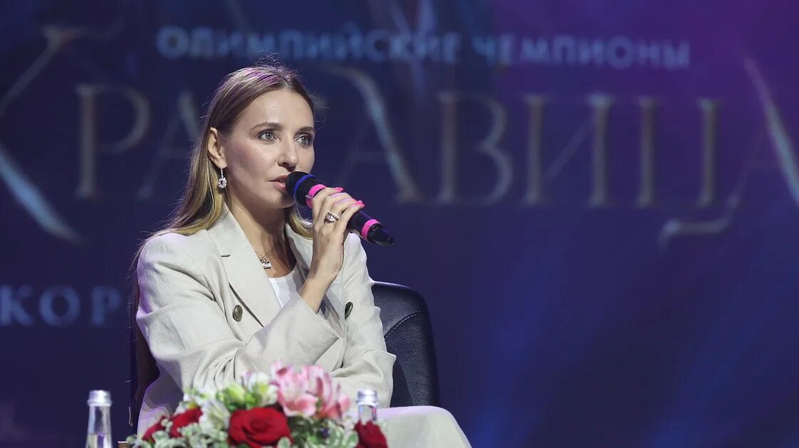 Форум в сочи апрель 2025. Шоу татьяны навки в сочи. навка украшения.
