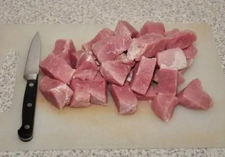 Мясо нарезать ломтиками