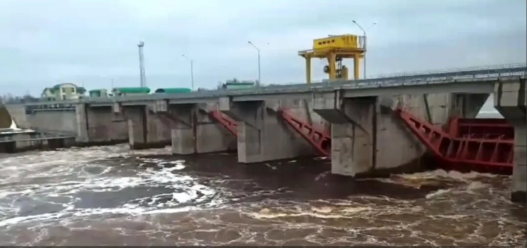 Паводок в беларуси 2024. Паводок. Паводок реки это. Плотина дамба. Мозырь разлив реки.