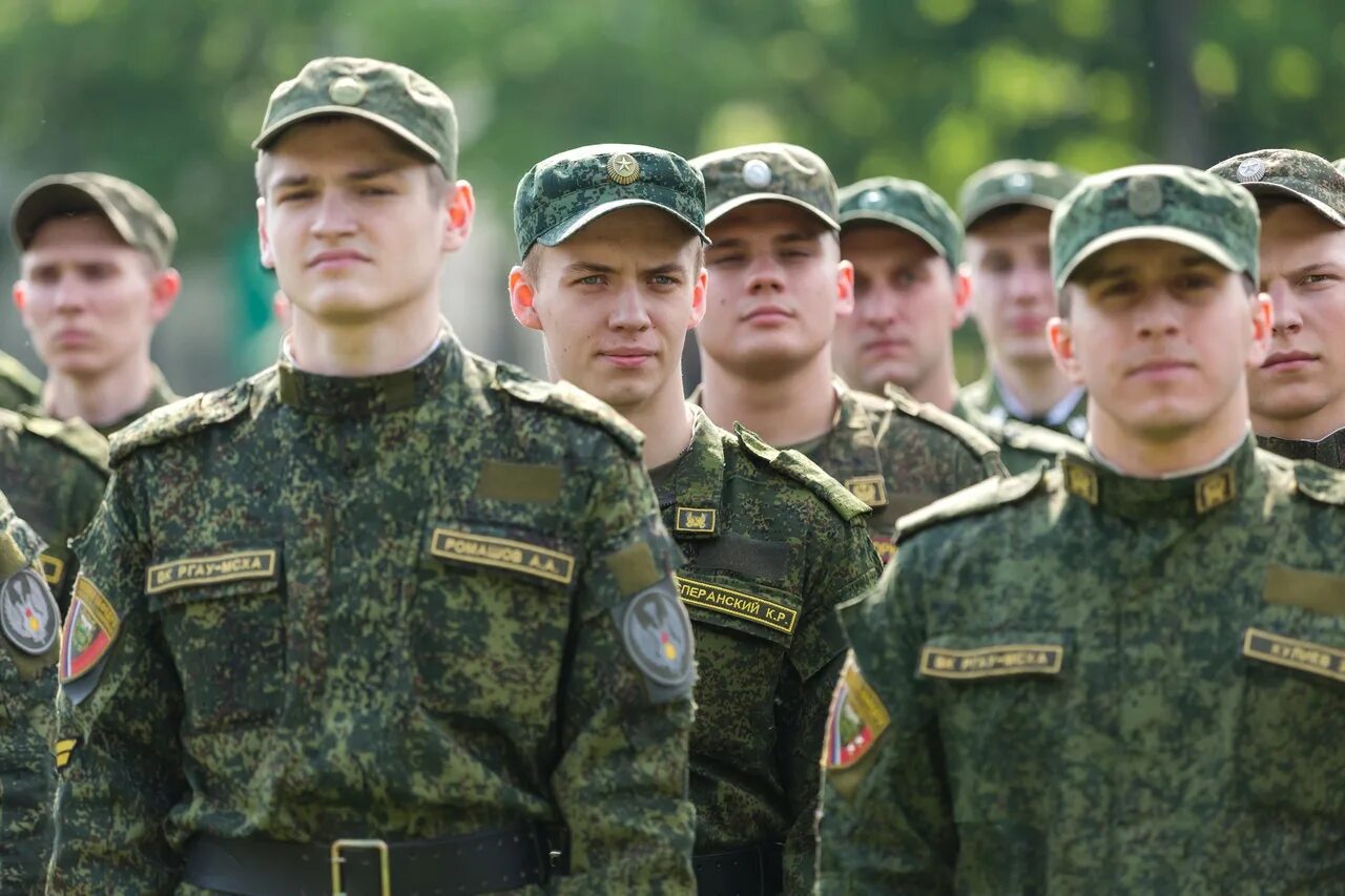 Надо ли служить