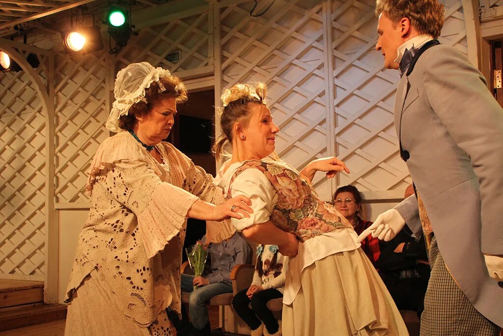 театральный бенефис. елецкий драматический театр. театр бенефис зал. этуш в театре. актеры театра бенефис москва.