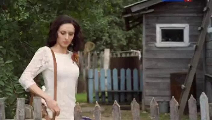 Соблазнительная Юлия Майборода В Коротких Шортиках – Непутевая Невестка (2012)
