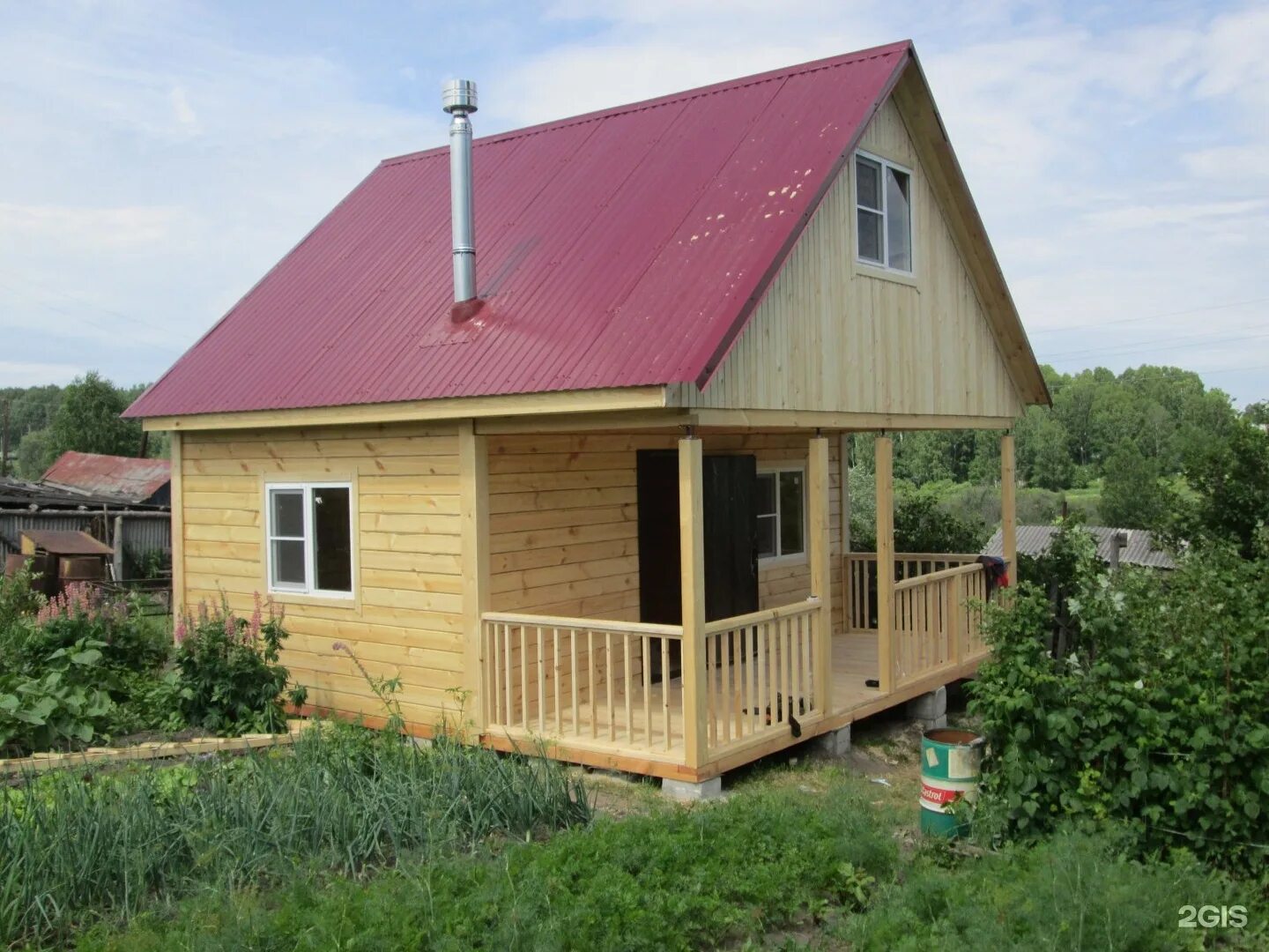 Дачный дом 6 на 6 с мансардой. Расширить дачный домик. Дачный дом из бруса. Дачный дом 5х6. Дом каркасник маленький.