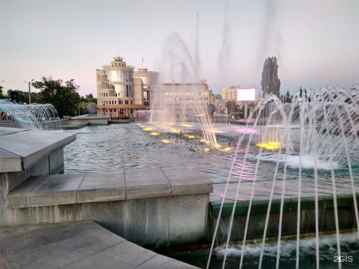 петровский спуск липецк. липецк большая. липецк большая. поющий фонтан у петра великого в липецке. фонтан в нижнем парке липецк.