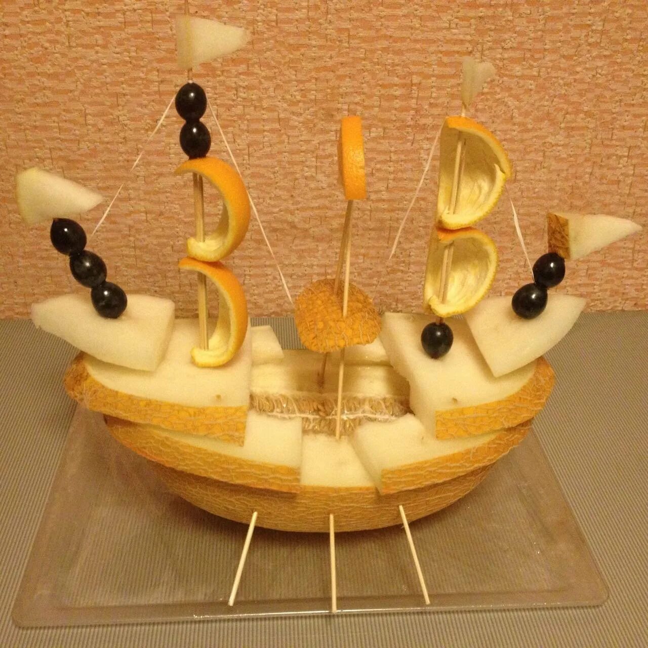 Кораблик из кабачка поделка