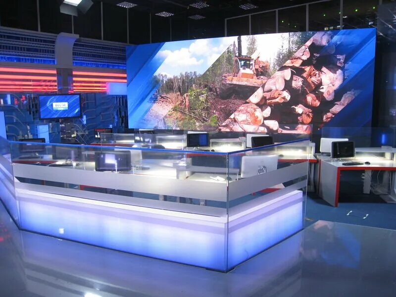 Студия программы вести 2010. Студия новостей 1 канала. Студия россия 24 новая студия. Студия россия 24 новая студия. Студия 1 канала.