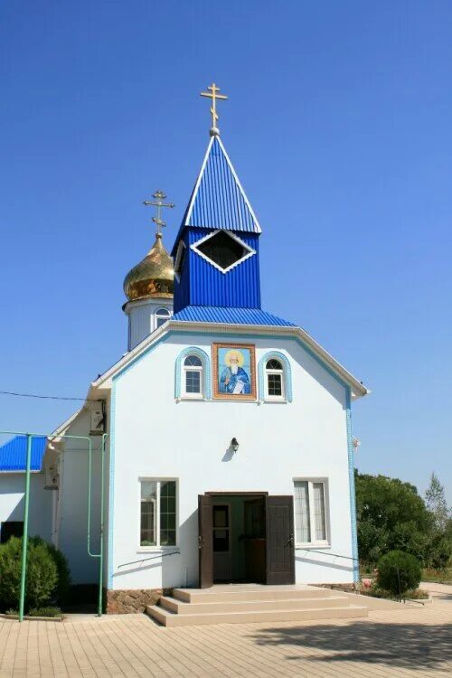 Церковь саввы освященного кореновск. Кореновск краснодарский край. Храм святого князя владимира кореновск равноапостольного. Кореновск церковь. Храм в кореновске краснодарского края.