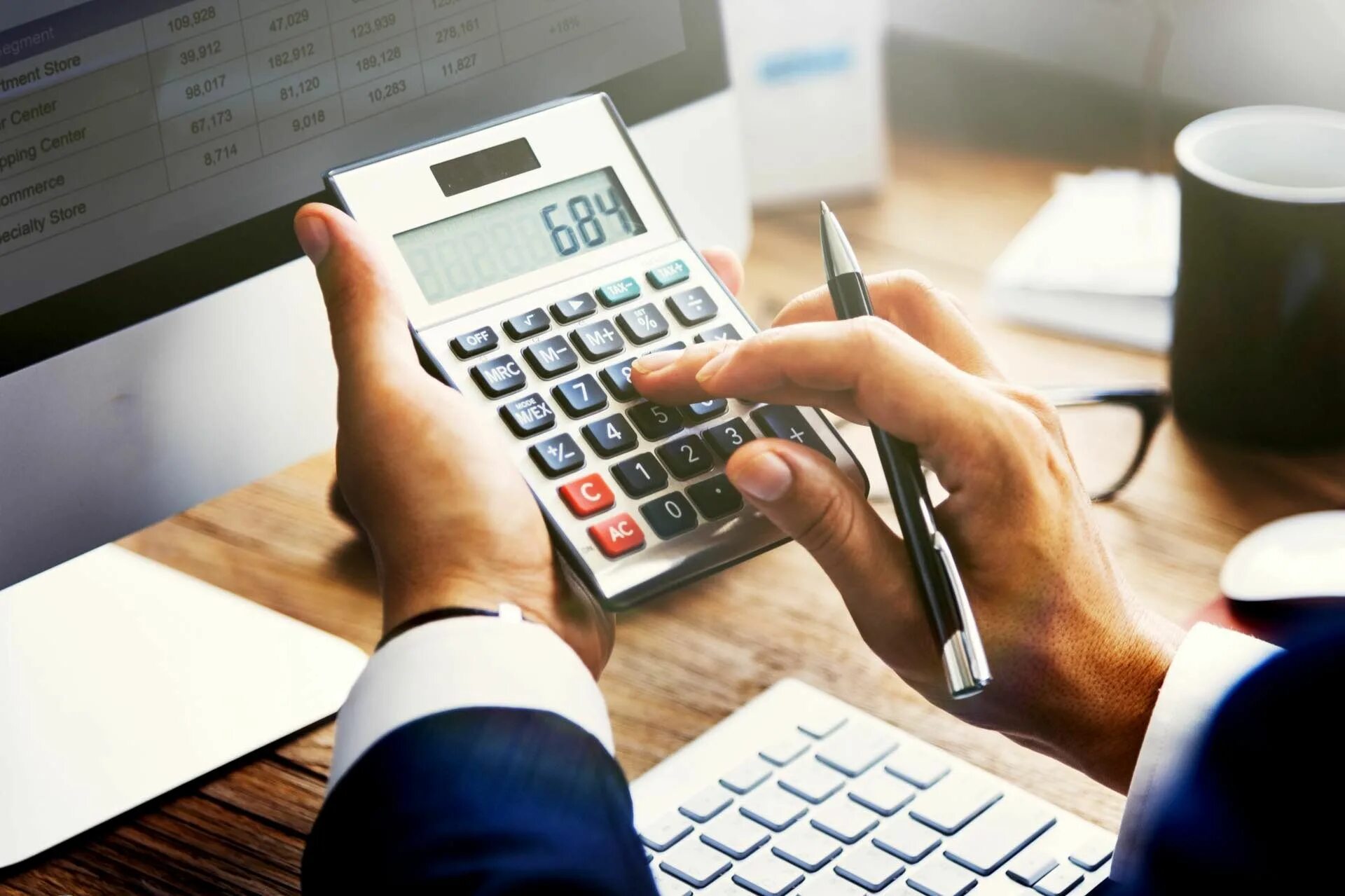 Accounting do am. Налоги бизнес. Бизнес калькулятор. Бухучет и налогообложение. Бухгалтерия калькулятор.