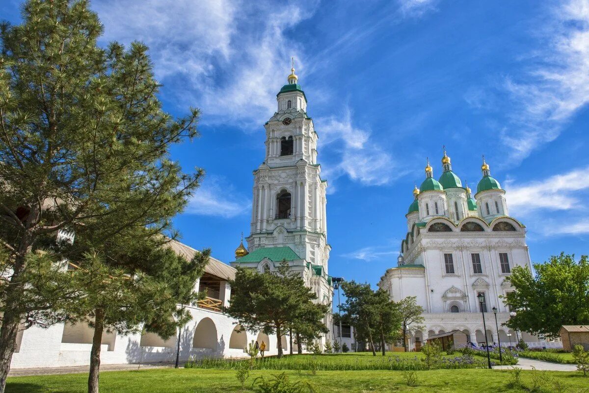 Какие в астрахани места. Астраханский Кремль. Город Астрахань Кремль. Астрахань Кремль достопримечательности.