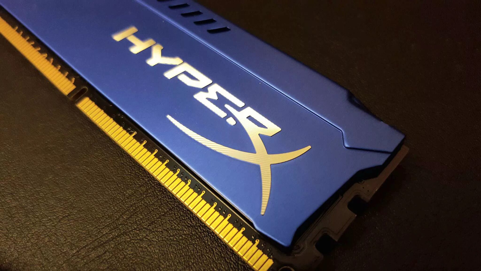 Плашки оперативной памяти цена. Оперативная Kingston HYPERX 4 GB. Оперативная память Hyper x ddr3 4 GB синяя. HYPERX ddr3 4 GB Kingston HYPERX Fury. HYPERX ddr3 2x4.