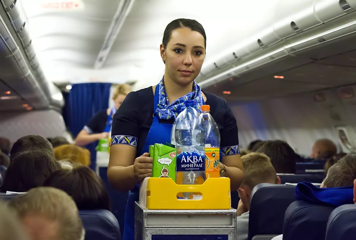 места на крыле самолета. аэропорт уйташ махачкала. расписание самолетов норильск. авиасвалка в домодедово.