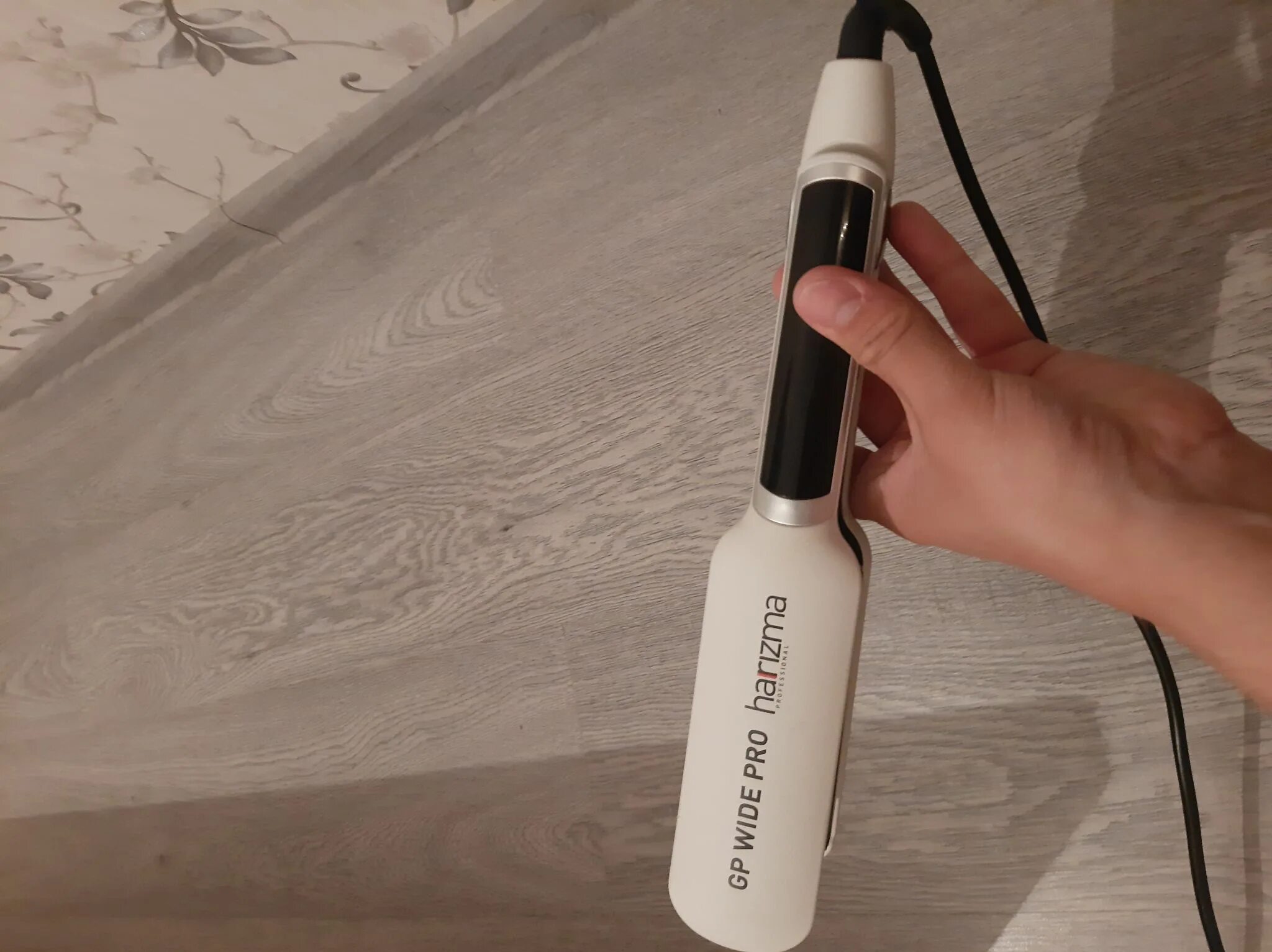 Щипцы harizma gp wide pro h10325gp белый. Выпрямитель для волос harizma h10325gp. Harizma professional утюжок. Щипцы утюжок moser 4491-0050. Щипцы harizma h10311gp shine.