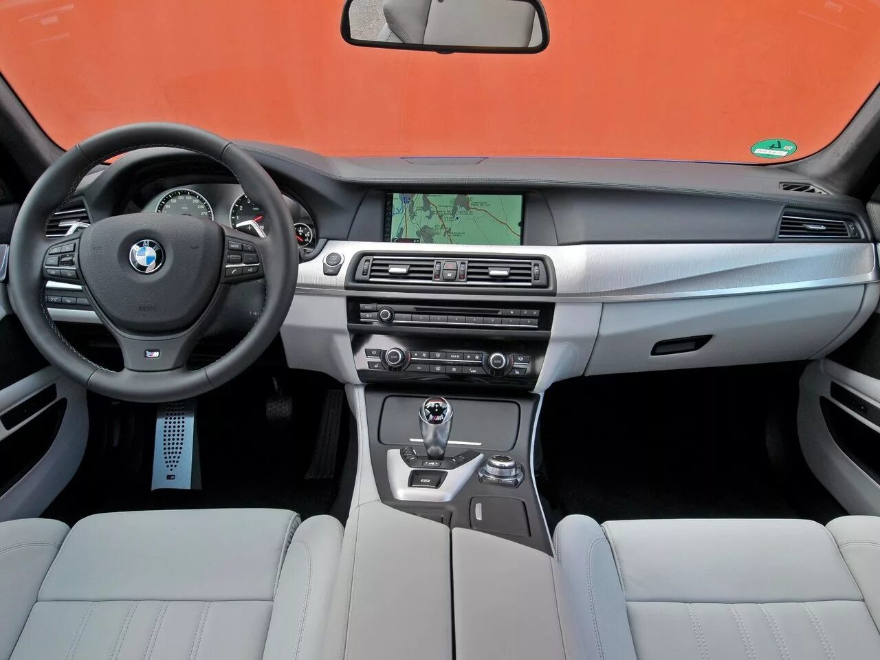 BMW м5 f10 салон. BMW 5 f10 Interior. BMW m5 f10 салон. BMW m5 f10 2011. Комплектации м5