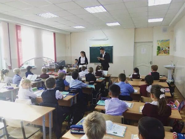 Школа 78 оренбург учителя. Школа номер 78 оренбург. Школа 78 краснодар. 15 школа двор. Сайт школа 78 оренбург.