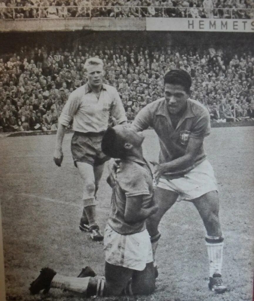 финал чемпионата мира по футболу 1958 бразилия швеция. бразилия-швеция 1958 финал. финал чм 1958 года швеция бразилия. бразилия-швеция 1958 финал. бразилия швеция 1958 счет.