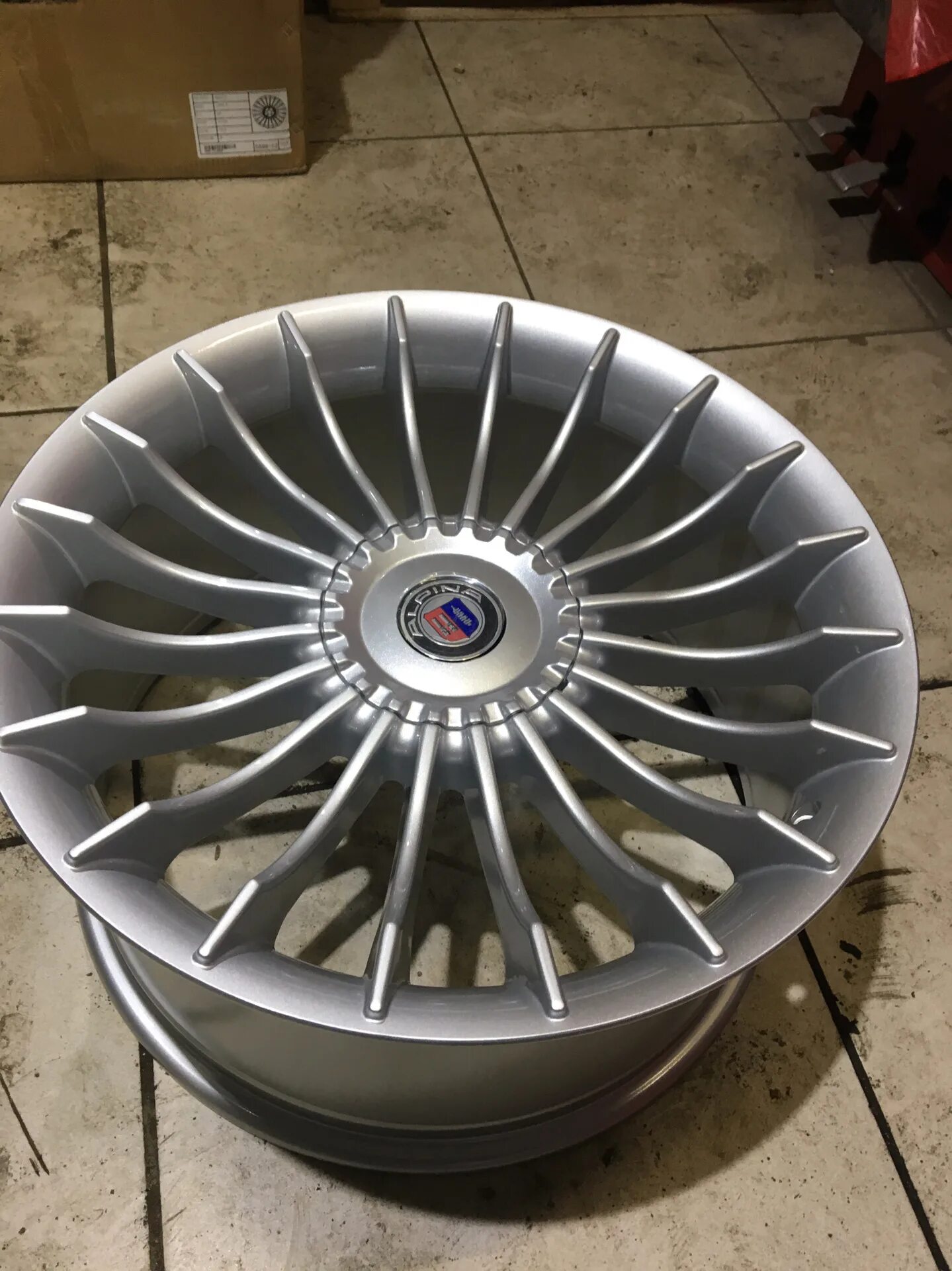 Альпина колеса. Альпина колеса. Диски alpina classic 4. Диски бмв альпина r19 оригинал. Диски бмв альпина r19.