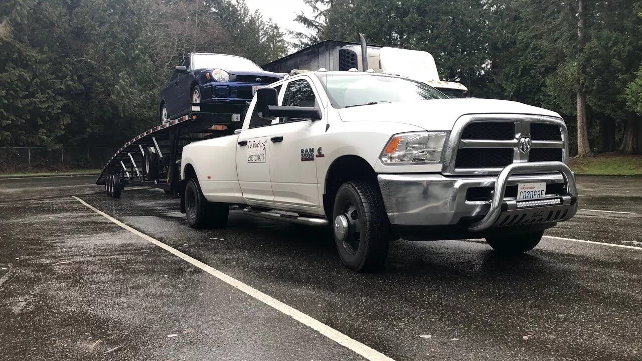 Pickup видео. Пикап трак. Американский пикап трак. Пикап трак в США. Американские автовозы Пикапы.