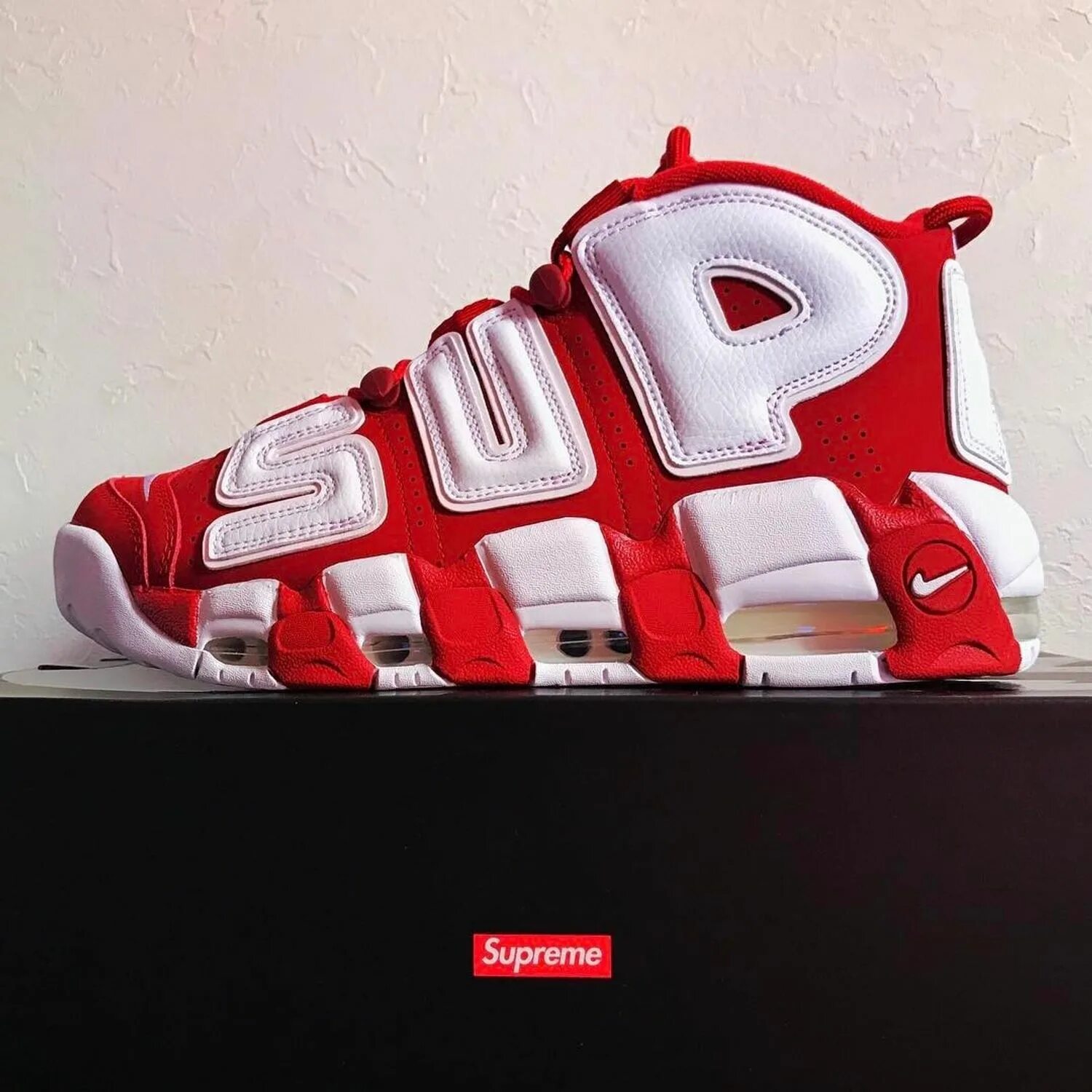 Кроссовки nike supreme. Коллаборация найк и Суприм кроссовки. Nike коллаборация Supreme. Nike Air Supreme. Nike Air more Uptempo x Supreme.