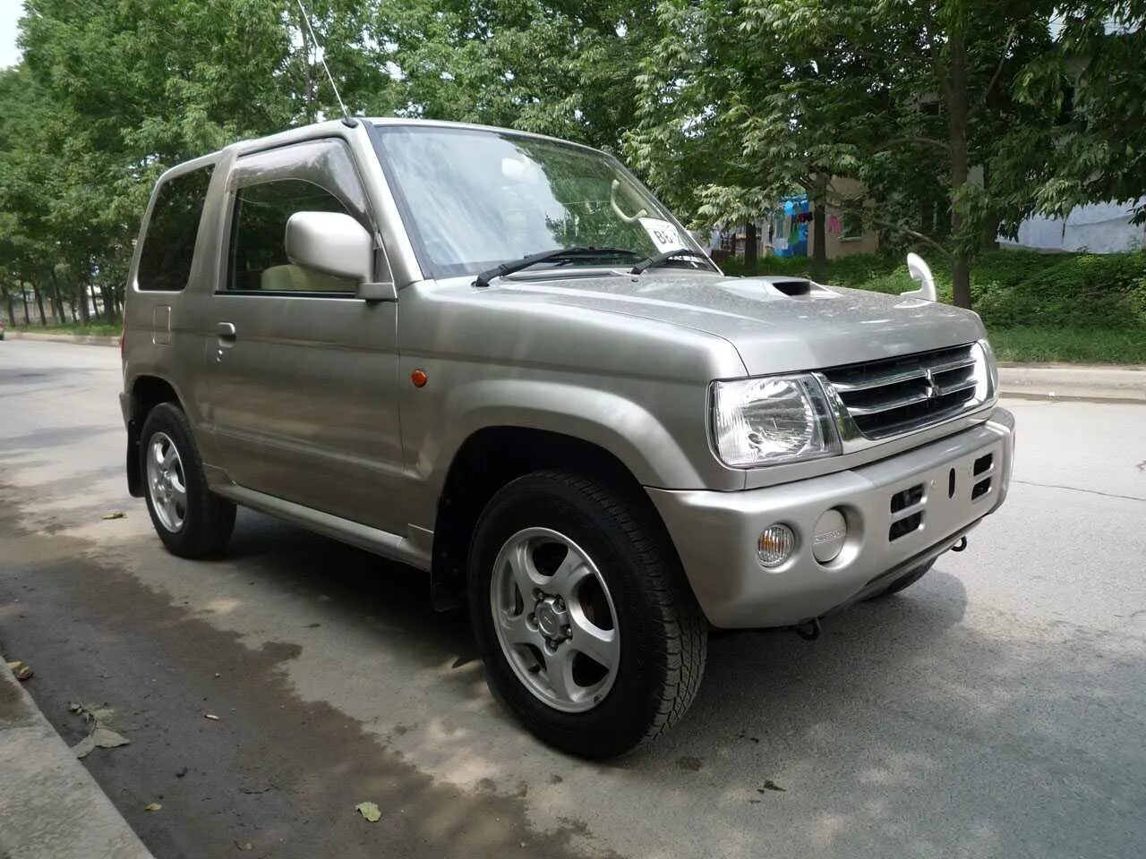 Мицубиси паджеро купить бу на авито. Mitsubishi Pajero Mini 2004. Мицубиси Паджеро мини 2004. Мицубиси Паджеро 2004. Mitsubishi Pajero Mini с левым рулем.