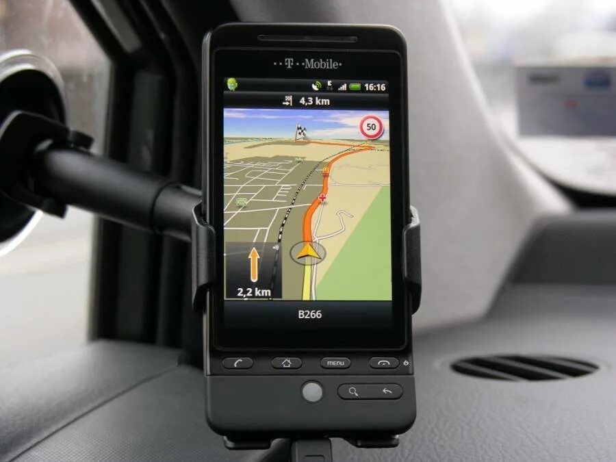Хороший навигатор для автомобиля без интернета. Навигатор Garmin mobile 10. Навигатор Navigon TRICEIVER. Смартфон схорошэй новегацъей. Навигация Android.