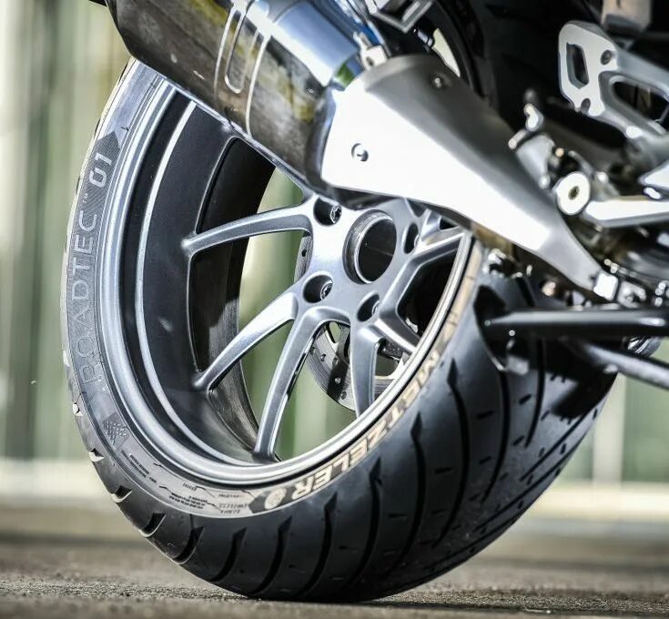 покрышка на спортбайк. мотошина pirelli diablo rosso corsa ii 190/50 zr17. покрышки на мотоцикл. Pirelli diablo 160/60 zr 17 69 w tl rear. мотошины для спортбайка.