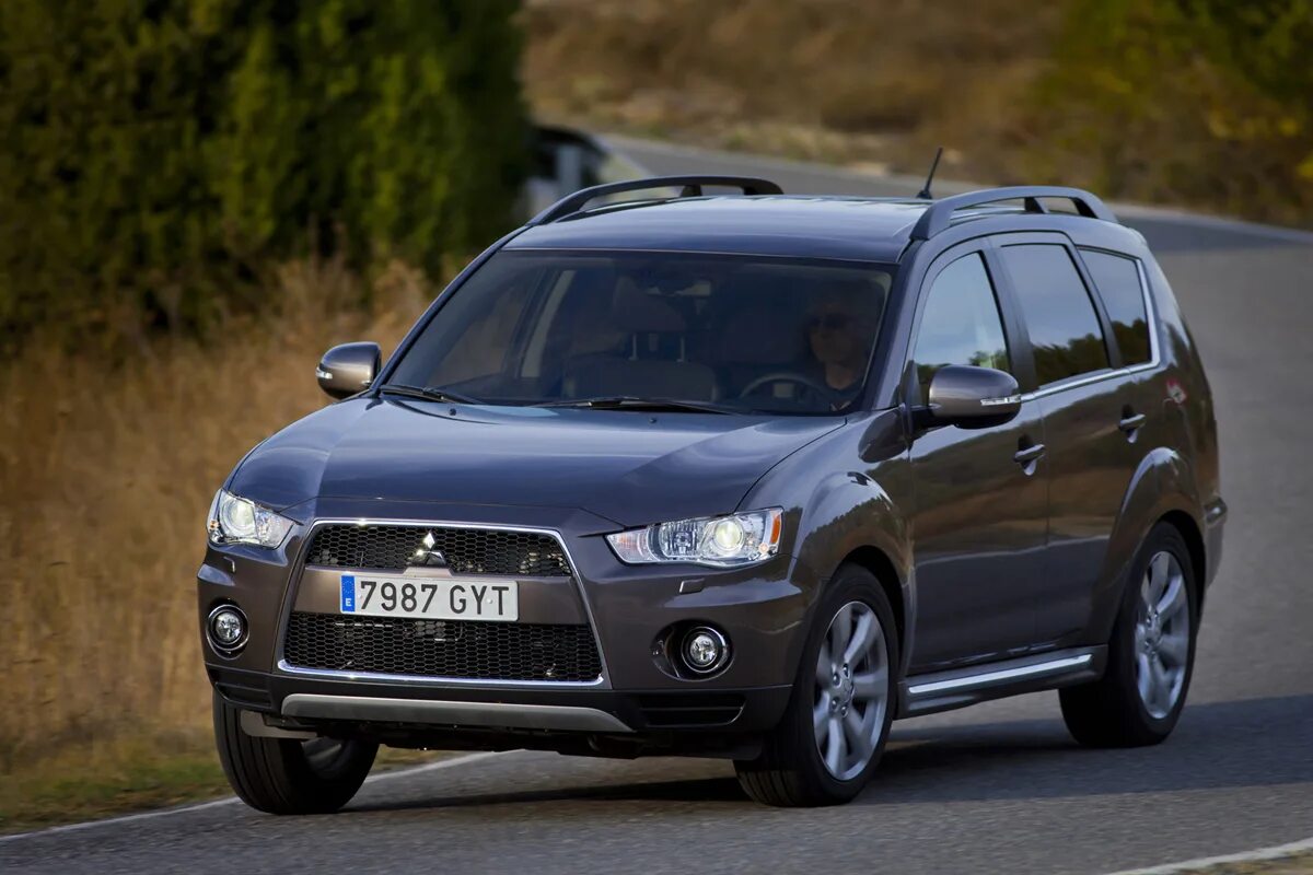 Mitsubishi outlander авито купить. Mitsubishi Outlander 2009. Митсубиши Аутлендер 2009. Outlander XL 2009. Mitsubishi Outlander XL 2009.