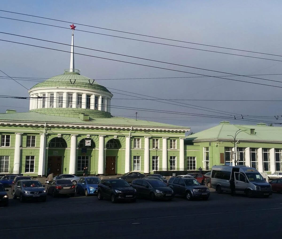Работа вокзал мурманск. Вокзал Мурманск. ЖД вокзал Мурманск. Вокзал Мурманск 2023. Здание вокзала Мурманск.