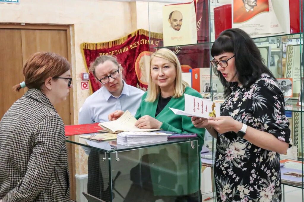 совещание по организации архива. служба по делам архивов янао. государственный архив ямало-ненецкого автономного округа. служба по делам архивов янао. служба по делам архивов янао.