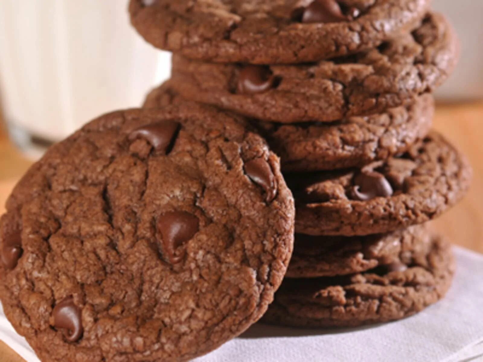 Печенье без шоколада. Кукис с Пеканом. Кукис печенье шоколадное. Американское печенье кукис. Кукис шоколадный с шоколадом.