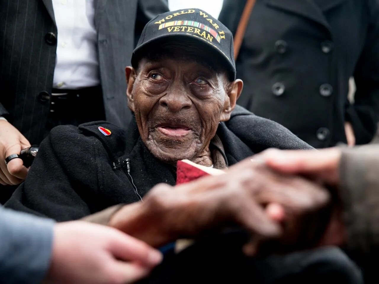 Умер старейший мужчина в мире. Темнокожие ветераны. Негр ветеран. Африканцы ветераны второй мировой. Самый старый негр.