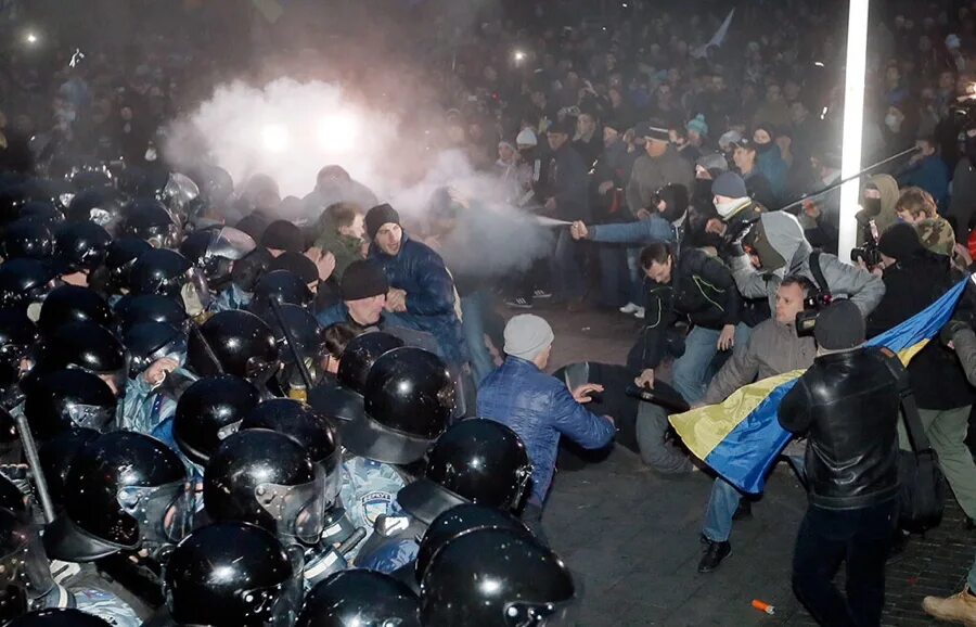 22 ноября 2004. Евромайдан на Украине в 2014 Беркут.