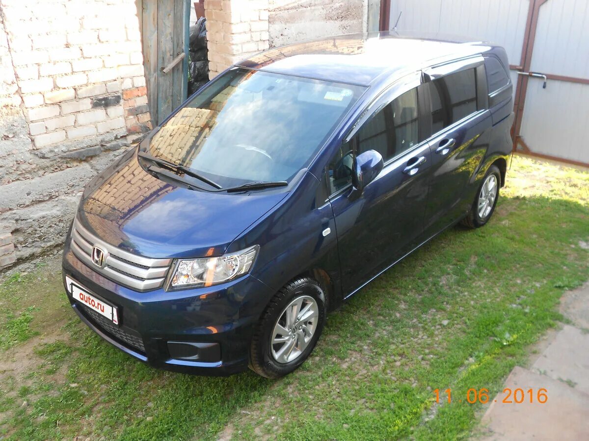 Дверь хонда фрид купить. Хонда Спайк 2010. Honda freed Spike 2011. Хонда Спайк голубая. Хонда Фрид Спайк 2010 года выпуска.