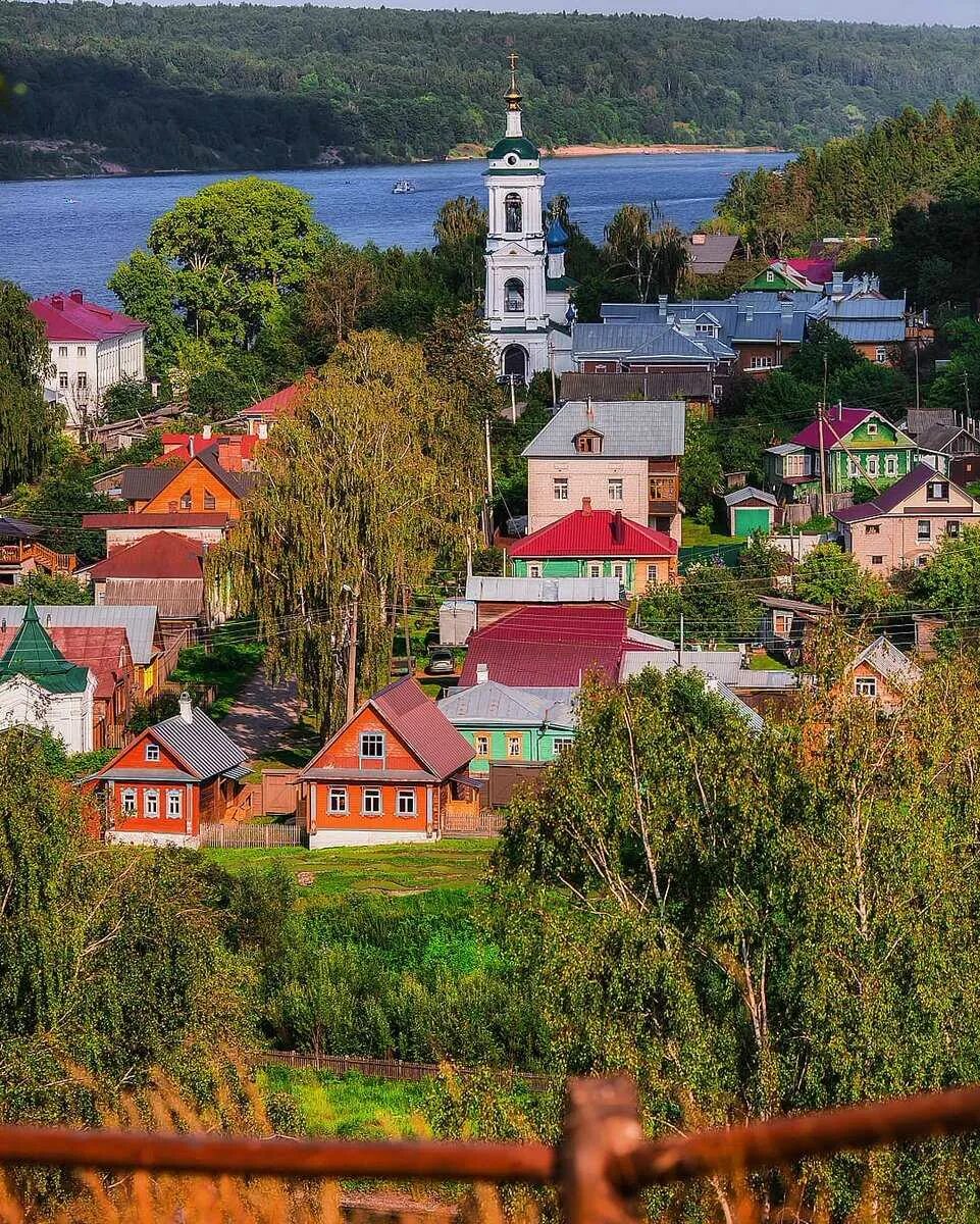 Сайт малые города ивановская область. Город Плес Ивановской области. Городке плёс. Лес Ивановской области. Ивановская область город плеск.