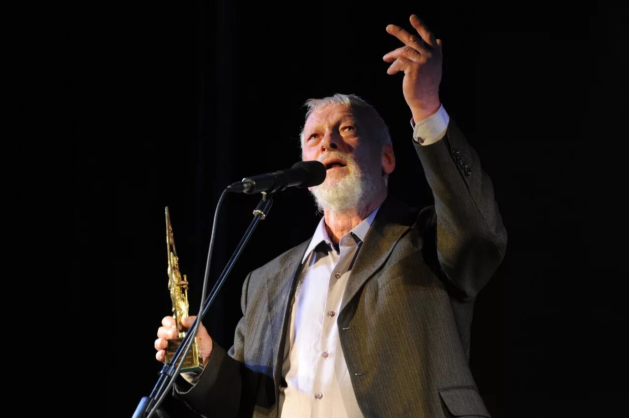 поет ал. вера самарская шансонье. поет ал. александр куванов иваново поэт. тольяттинский шансонье гарик карапетян.