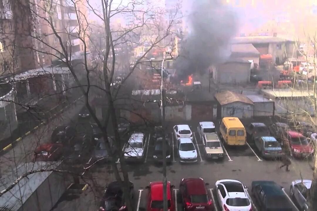 Пожар в Люблино сейчас. Пожар в Люблино Ставропольская. Пожар в Люблино сегодня. Пожар на Люблинской улице сейчас.