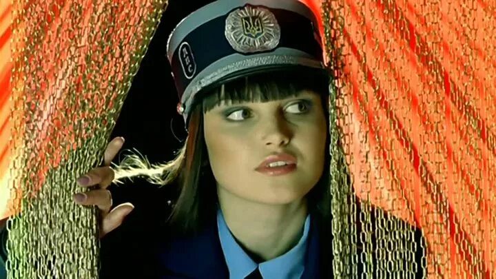 Костюм рэпера. Черный бумер клип. Бьянка черный бумер. Черный бумер ремикс. Бьянка черный бумер.