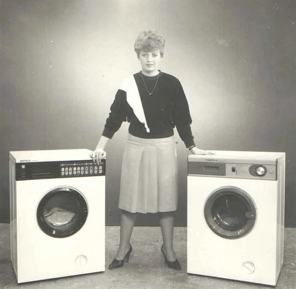 Первая стиральная машина автомат. Вятка-автомат стиральная машина 1981. Советская стиральная машина Вятка автомат. Вятка автомат 12. Стиральная машина автомат Вятка 1978.