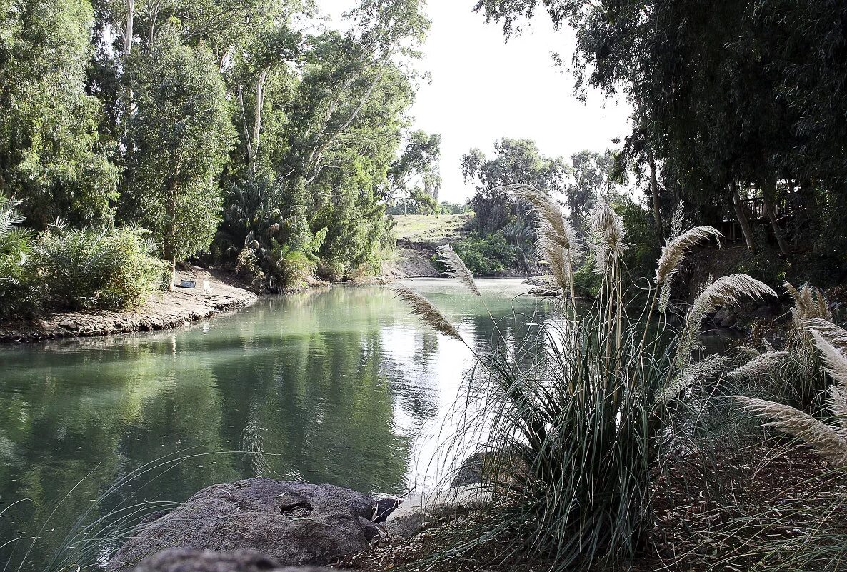 река иордан место крещения. река святой земле. река иордан иисус. вифавара место крещения иисуса христа. иерусалим река иордан.